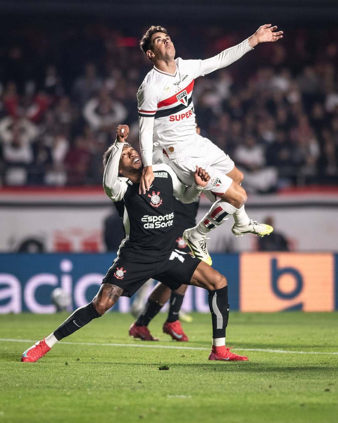 集结日德国杯焦点战,塞维利亚队长鼓劲,赛场秩序良好,球队文化再被提及的简单介绍 集结日德国杯焦点战,塞维利亚队长鼓劲,赛场秩序良好,球队文化再被提及的简单介绍