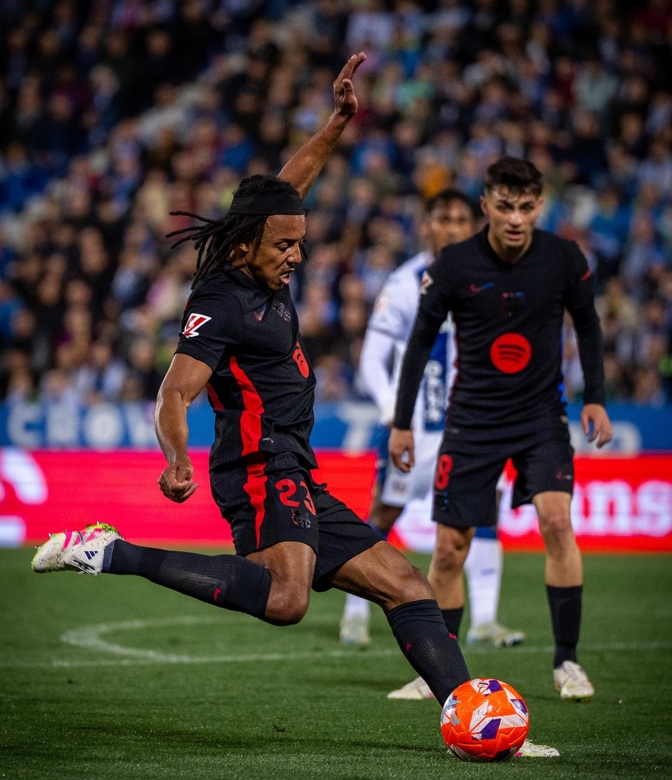 集结日德国杯焦点战,塞维利亚队长鼓劲,赛场秩序良好,球队文化再被提及的简单介绍 集结日德国杯焦点战,塞维利亚队长鼓劲,赛场秩序良好,球队文化再被提及的简单介绍